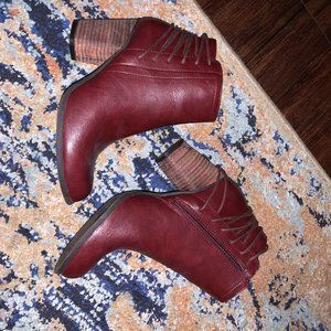 Madden Girl Maroon Booties Size 7M